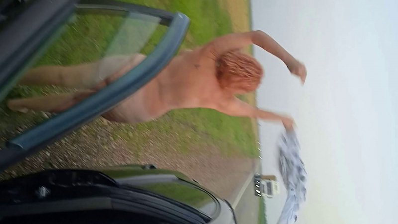 Victoria Lobov — pissing on a lampost harry (10:02) free pissing porn
